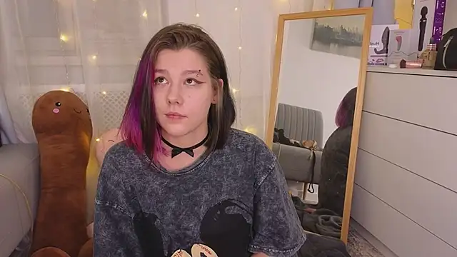 Snapshot of Mira_Falls chatting on 01.15.25 Mira Falls online show from 01.15.25