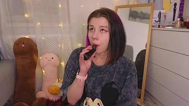 Snapshot of Mira_Falls chatting on 01.15.25 Mira Falls online show from 01.15.25