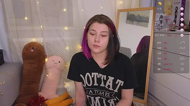 Snapshot of Mira_Falls chatting on 01.20.25 Mira Falls online show from 01.20.25