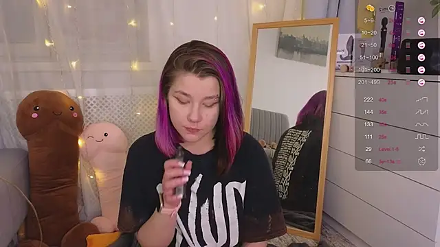 Snapshot of Mira_Falls chatting on 01.21.25 Mira Falls online show from 01.21.25