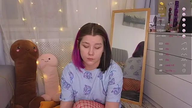 Snapshot of Mira_Falls chatting on 01.22.25 Mira Falls online show from 01.22.25