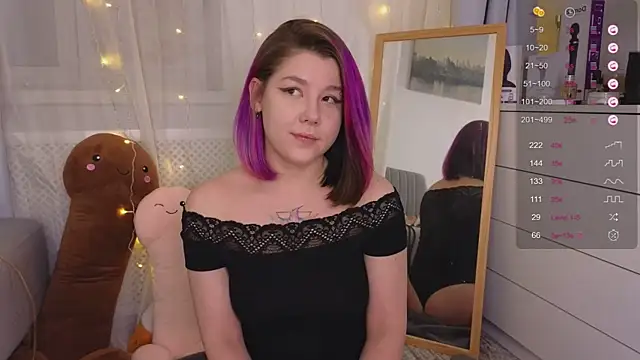 Snapshot of Mira_Falls chatting on 01.25.25 Mira Falls online show from 01.25.25