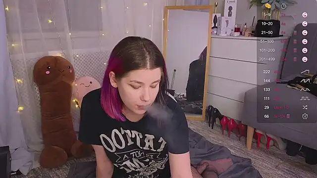 Snapshot of Mira_Falls chatting on 02.04.25 Mira Falls online show from 02.04.25