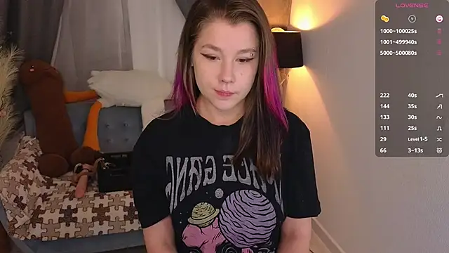 Snapshot of Mira_Falls chatting on 09.09.25 Mira Falls online show from 09.09.25