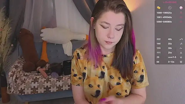 Snapshot of Mira_Falls chatting on 09.12.25 Mira Falls online show from 09.12.25