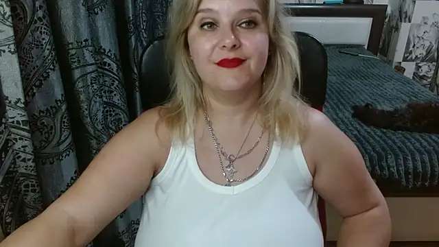 Snapshot of Boolochka chatting on 06.22.26 Boolochka online show from 06.22.26
