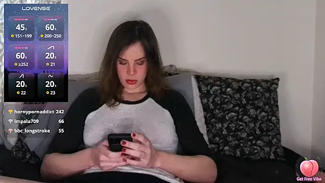 Snapshot of TsSnailGirl69 chatting on 02.18.25 TsSnailGirl69 online show from 02.18.25