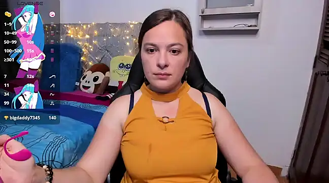 Snapshot of angelaagomez chatting on 12.18.24 angelaagomez online show from 12.18.24