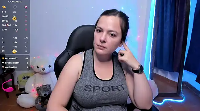 Snapshot of angelaagomez chatting on 02.19.25 angelaagomez online show from 02.19.25