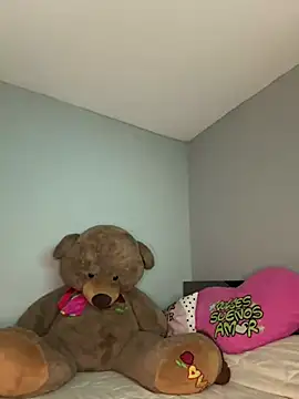 Snapshot of Sammy_pink chatting on 12.18.24 Sammy pink online show from 12.18.24