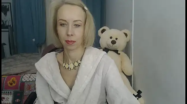 LuxuryNika online show from 12.10.24