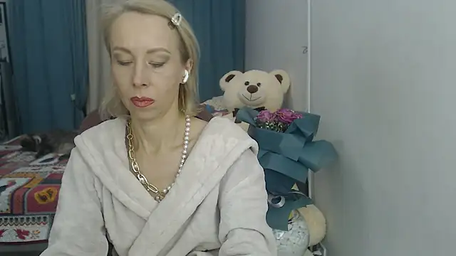 LuxuryNika online show from 12.16.24