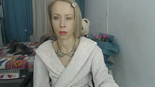 LuxuryNika online show from 12.17.24