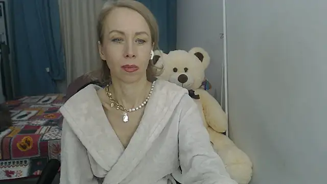 LuxuryNika online show from 12.20.24