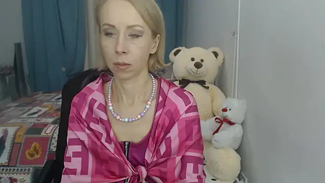 LuxuryNika online show from 01.17.25