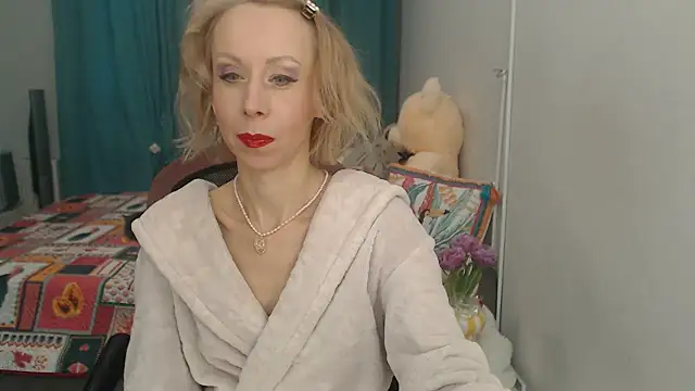 LuxuryNika online show from 02.17.25