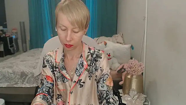 LuxuryNika online show from 07.02.26