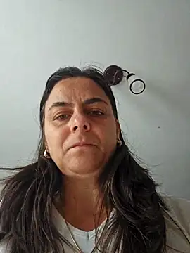 Snapshot of IsabelleCraft chatting on 10.30.25 IsabelleCraft online show from 10.30.25