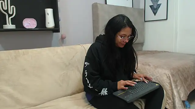 valevicious online show from 02.25.25