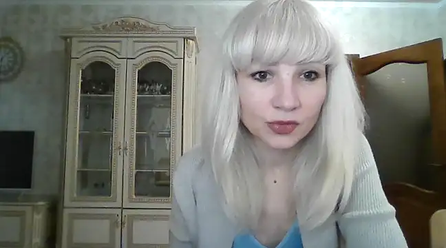 Snapshot of BarbaraKim chatting on 03.21.25 BarbaraKim online show from 03.21.25