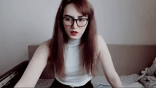 Snapshot of MinniMaksy chatting on 10.12.25 MinniMaksy online show from 10.12.25