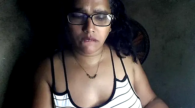 Snapshot of Damita999 chatting on 01.13.25 Damita999 online show from 01.13.25