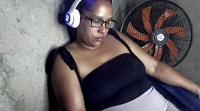 Snapshot of Damita999 chatting on 01.15.25 Damita999 online show from 01.15.25