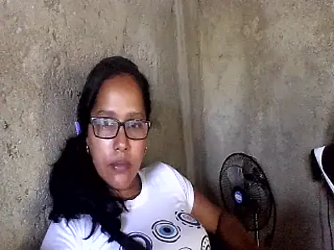 Snapshot of Damita999 chatting on 01.16.25 Damita999 online show from 01.16.25