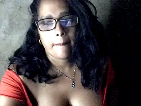 Snapshot of Damita999 chatting on 01.21.25 Damita999 online show from 01.21.25