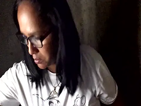 Snapshot of Damita999 chatting on 01.25.25 Damita999 online show from 01.25.25