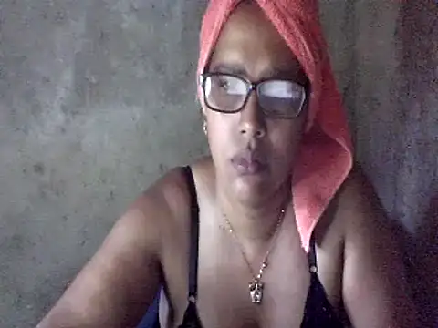 Snapshot of Damita999 chatting on 01.28.25 Damita999 online show from 01.28.25