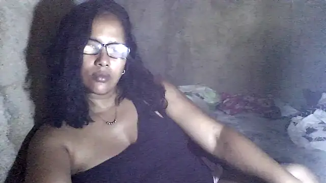 Snapshot of Damita999 chatting on 02.10.25 Damita999 online show from 02.10.25
