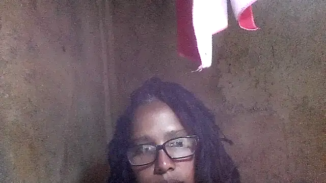 Snapshot of Damita999 chatting on 02.16.25 Damita999 online show from 02.16.25