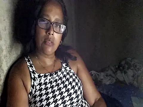Snapshot of Damita999 chatting on 02.21.25 Damita999 online show from 02.21.25