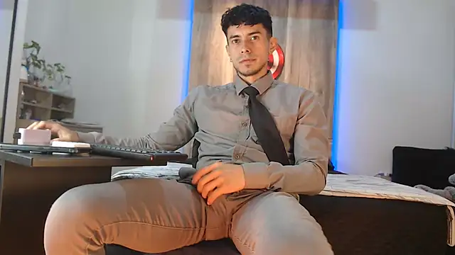 Andrew 4  online show from 10.07.25