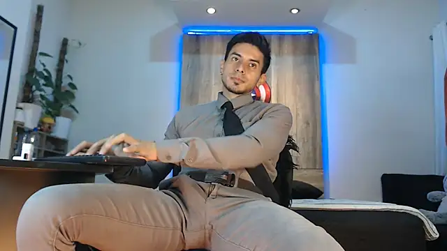 Andrew 4  online show from 03.12.26