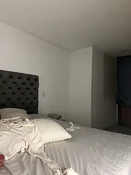 Snapshot of kamivolkano chatting on 02.09.25 kamivolkano online show from 02.09.25