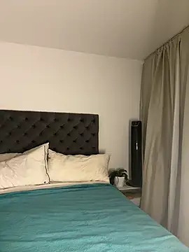 Snapshot of kamivolkano chatting on 09.23.25 kamivolkano online show from 09.23.25