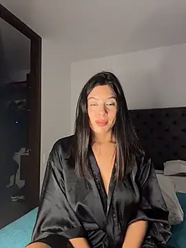 Snapshot of kamivolkano chatting on 10.30.25 kamivolkano online show from 10.30.25