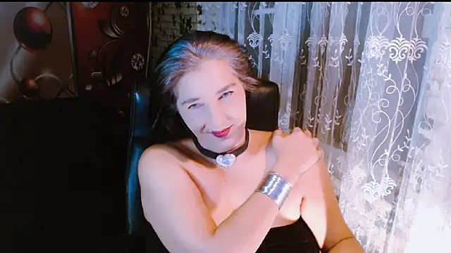 Veraluz online show from 10.11.25