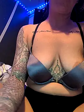 Snapshot of Jennababee chatting on 03.29.26 Jennababee online show from 03.29.26
