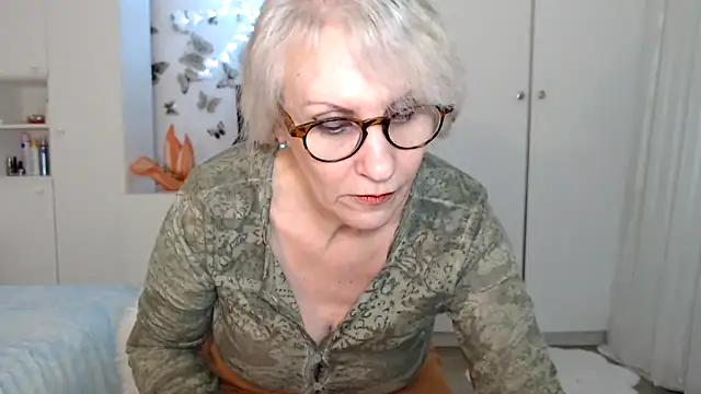 Snapshot of Ghertrude52 chatting on 02.18.25 Ghertrude52 online show from 02.18.25