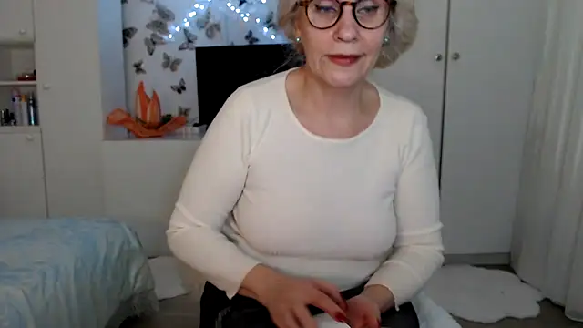 Snapshot of Ghertrude52 chatting on 02.21.25 Ghertrude52 online show from 02.21.25