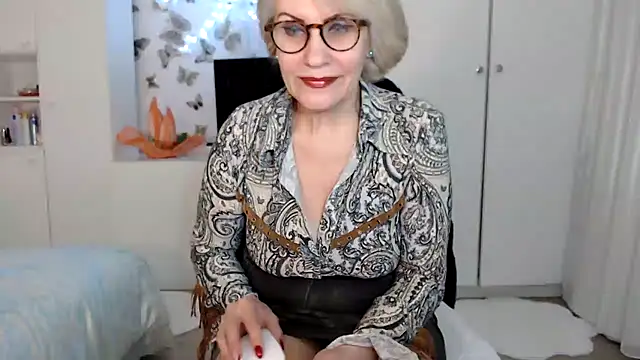 Snapshot of Ghertrude52 chatting on 02.22.25 Ghertrude52 online show from 02.22.25