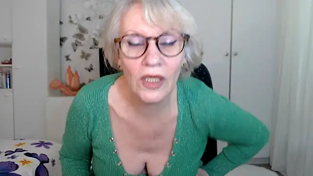 Snapshot of Ghertrude52 chatting on 03.03.25 Ghertrude52 online show from 03.03.25