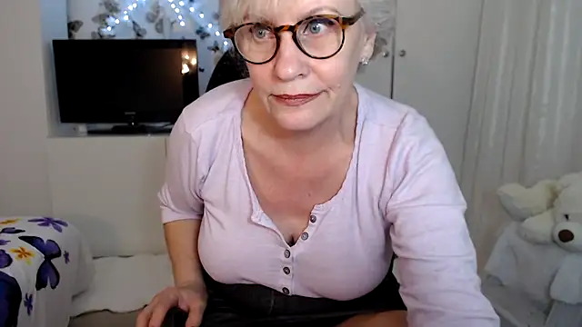 Snapshot of Ghertrude52 chatting on 03.14.25 Ghertrude52 online show from 03.14.25