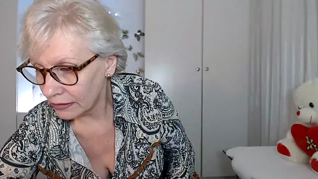 Snapshot of Ghertrude52 chatting on 03.19.25 Ghertrude52 online show from 03.19.25