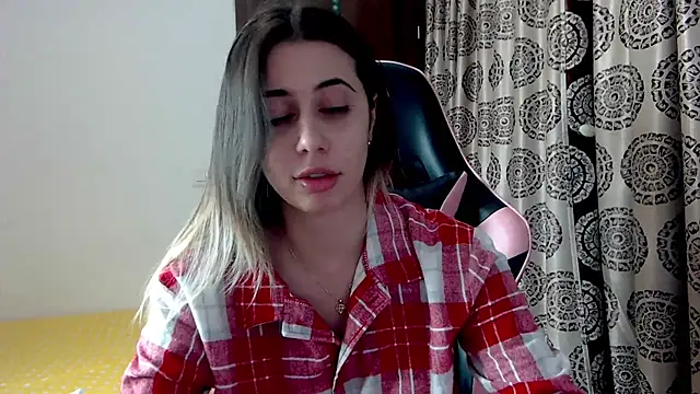 RoseDiamond06 online show from 12.14.24