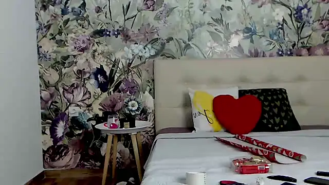 RoseDiamond06 online show from 12.18.24