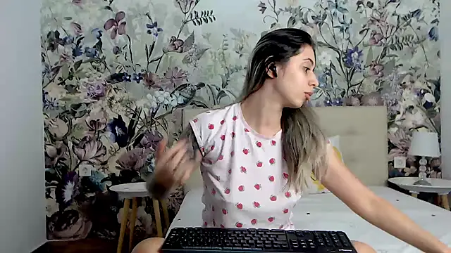 RoseDiamond06 online show from 09.26.25